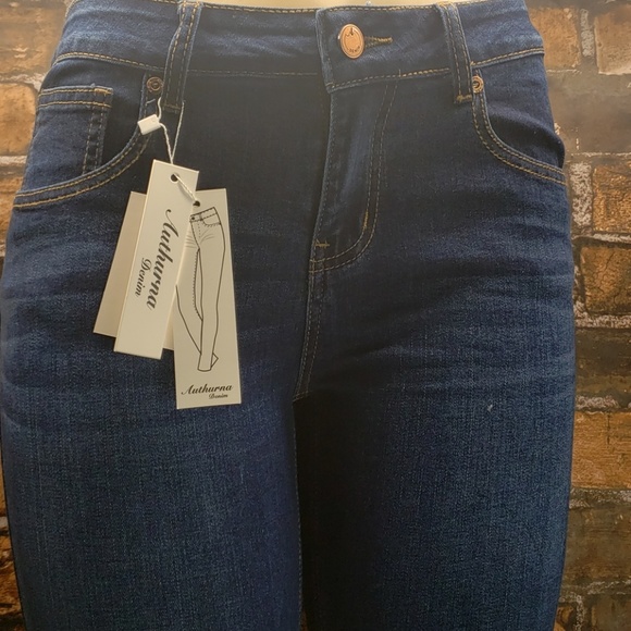 Distressed Jeans - Picture 2 of 8